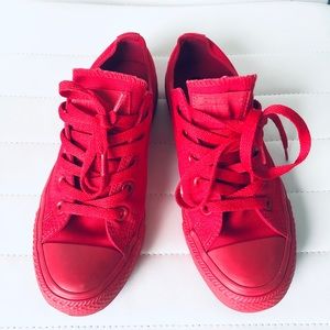 Converse Chuck Taylor Triple Red 6.5